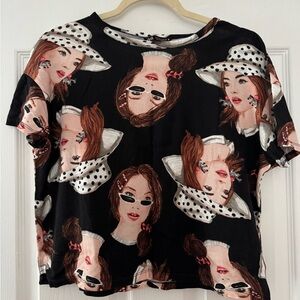 Stylish Black Graphic Women's Top